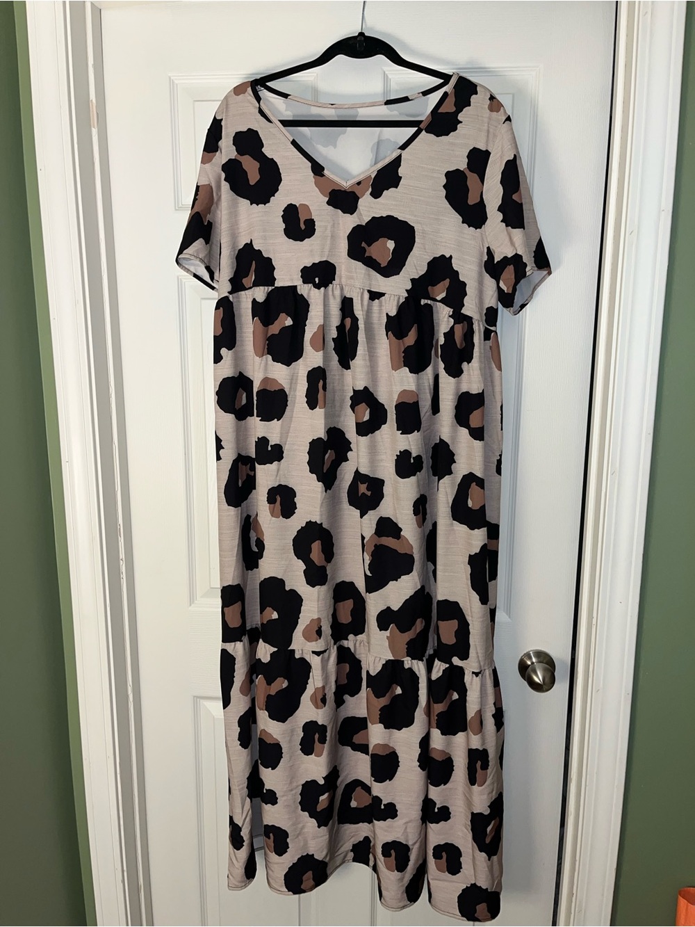 SHEIN Curve 0XL Beige Leopard Print Maxi Dress with Black and Brown Spots
